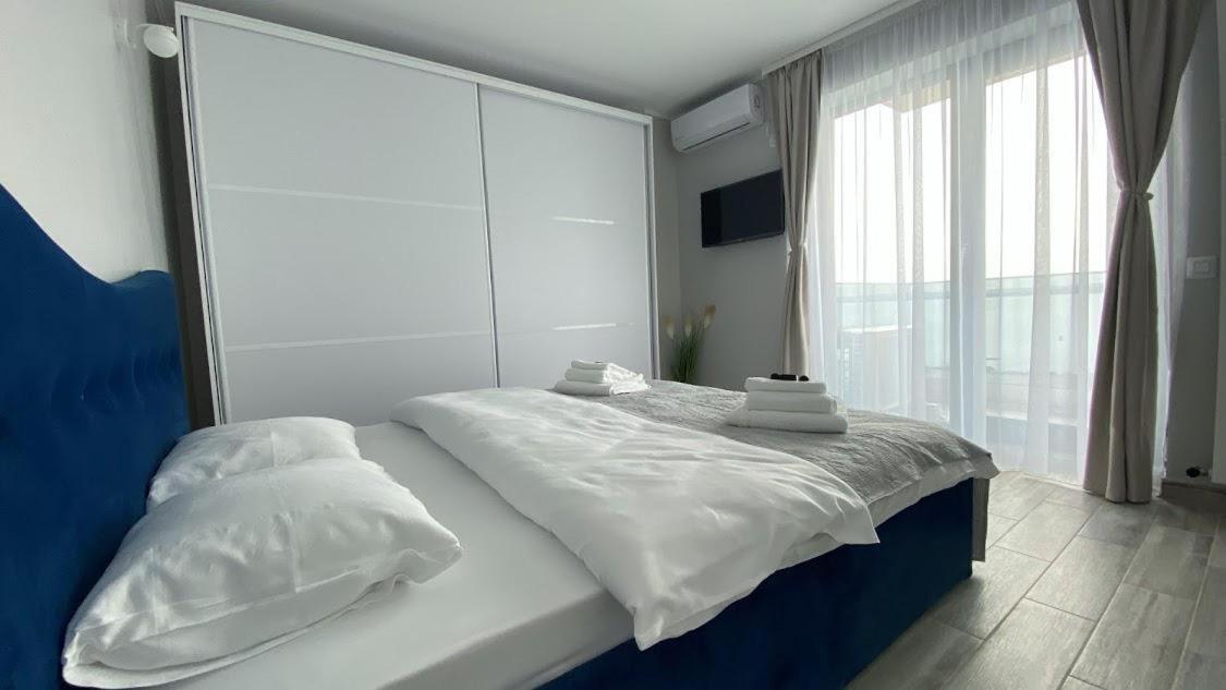 Dreamy Lake Mamaia Exterior photo