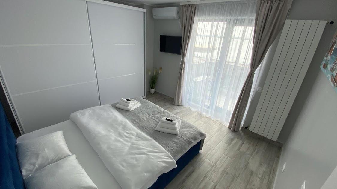 Dreamy Lake Mamaia Exterior photo