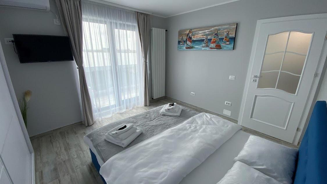 Dreamy Lake Mamaia Exterior photo